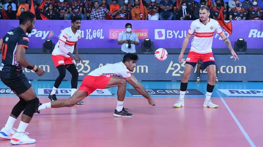 Kolkata Thunderbolts struggled to get going against the Hyderabad Black Hawks with no Ashwal Rai in action
