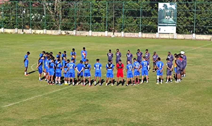 East Bengal players observe a minute’s silence as a mark of respect for footballer Surajit Sengupta who passed away on Thursday 