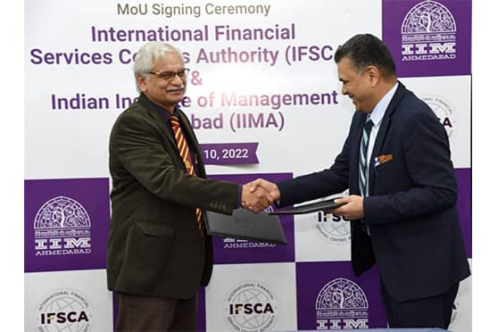 IIM Ahmedabad director Errol D’Souza and IFSCA chairperson Injeti Srinivas. 