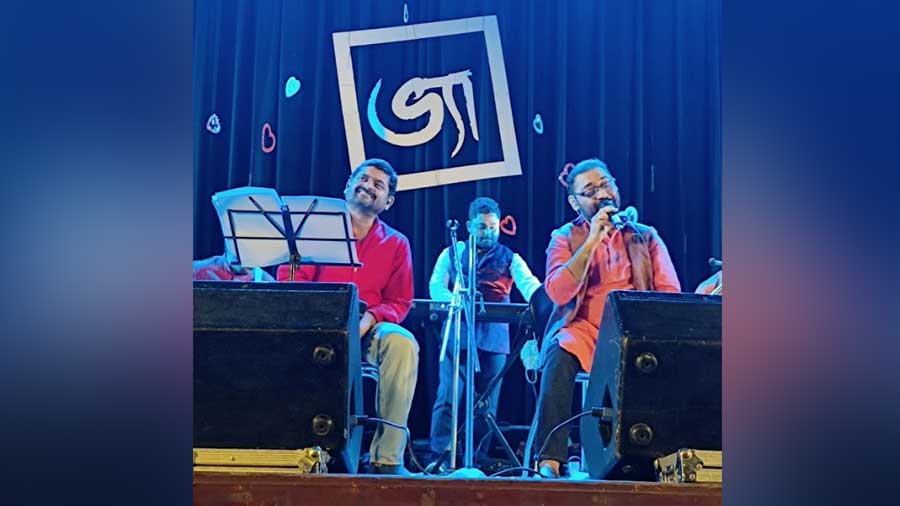 Upal Sengupta (left), Shibabrata Biswas (middle) and Anindya Chatterjee set the mood for the 'Bhyaa-lentine’s' evening