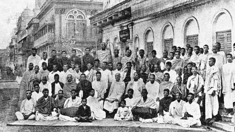 A 1924 picture of Gaudiya Math founder Bhaktisiddhanta Saraswati with disciples at the building