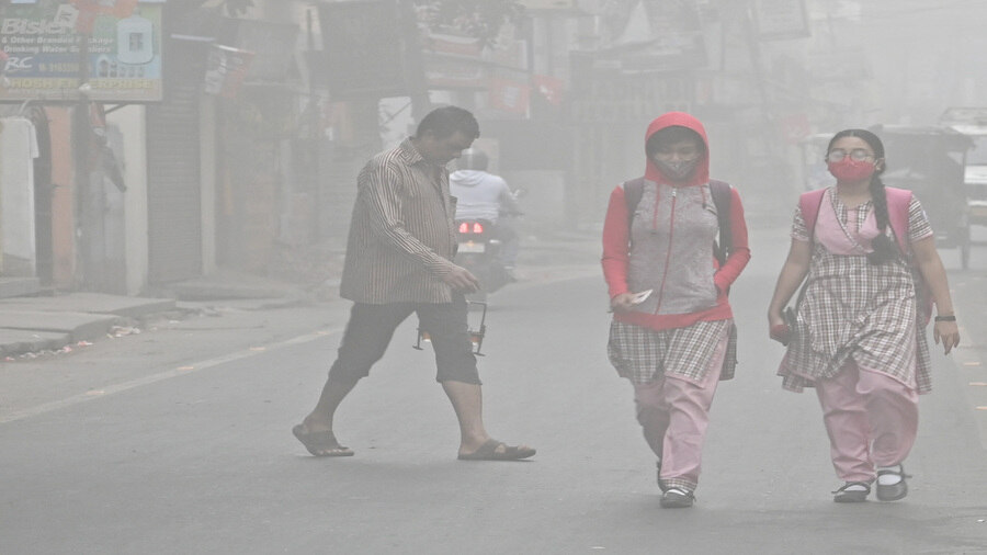 A thick blanket of fog in northeast Kolkata on Monday morning