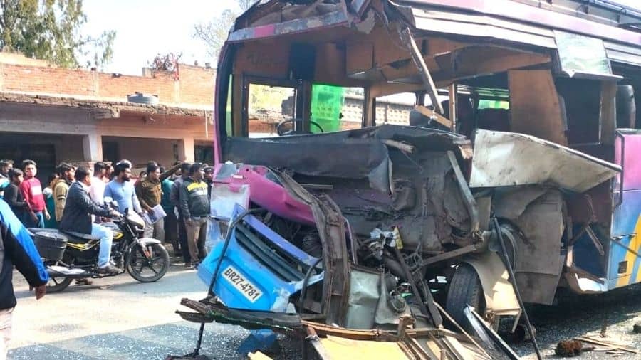 The killer bus after the accident in Koderma