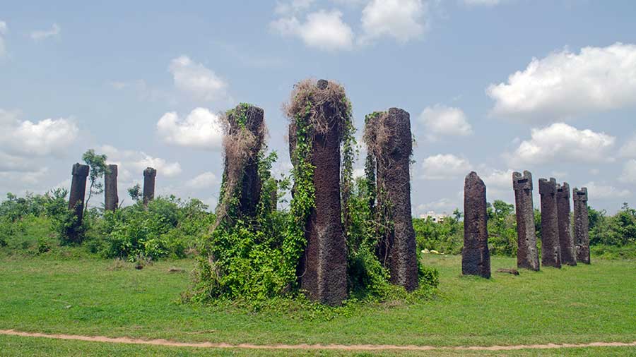 The stone pillars seen on the site are locally known as ‘Shola Khamba’