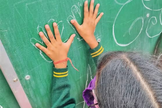 The cart comes with extendable blackboards that the children can use to play-learn. “The children kept coming back for more chalk as they enjoyed writing on the boards,” said Shuvasree Biswas, executive programme manager- communications, Ek Tara.