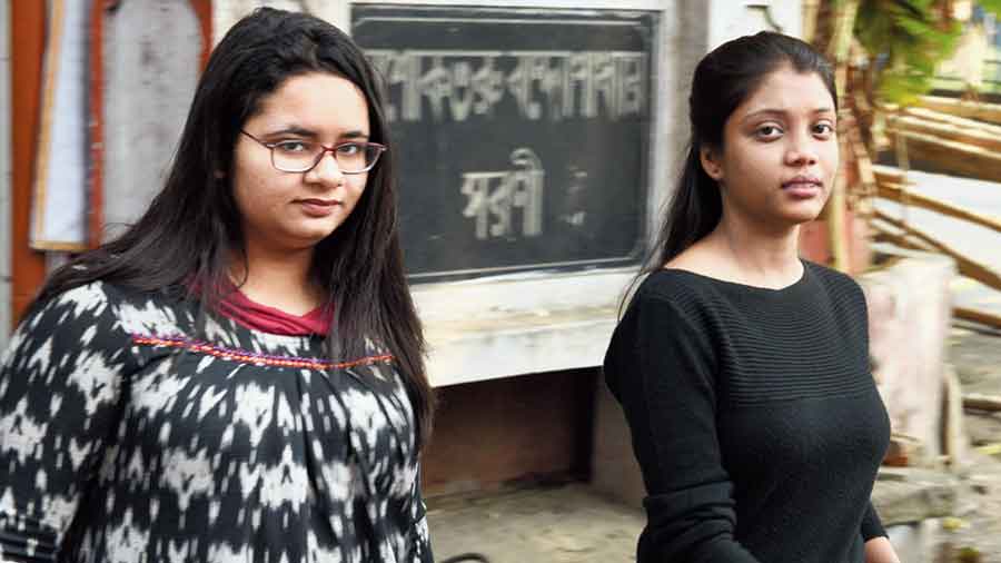 Two girls without masks were walking along Lee Road. “We forgot to wear masks. Actually we are going to a nearby place,” said one of them.