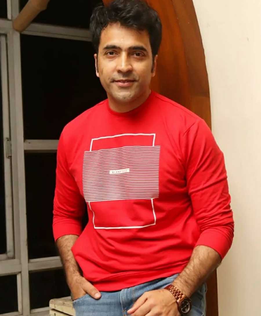 Actor Abir Chatterjee uploaded this photograph on Thursday with the caption, ‘Moments from #AbarBochhorKooriPore premiere evening.’