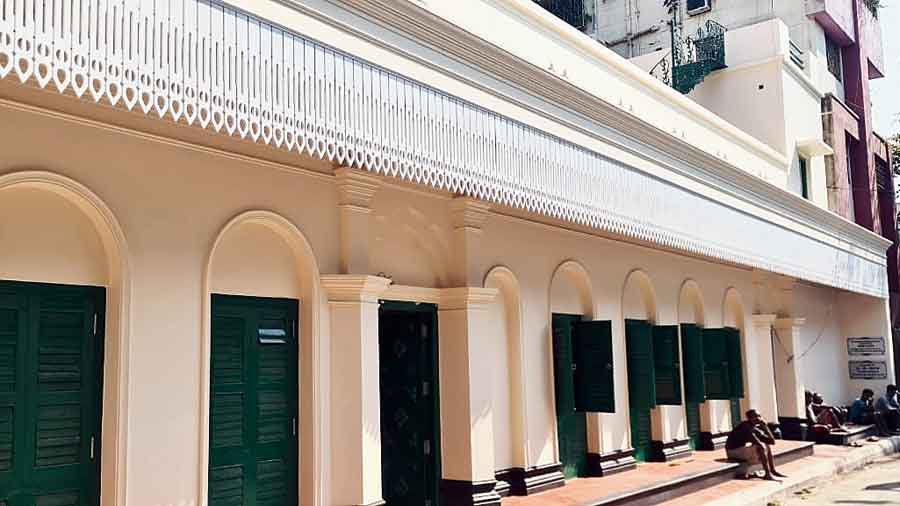 Post renovation: The building at 60/14, Gauribari Lane, off Raja Dinendra Street. It is now locally referred to as Iskcon Ultadanga
