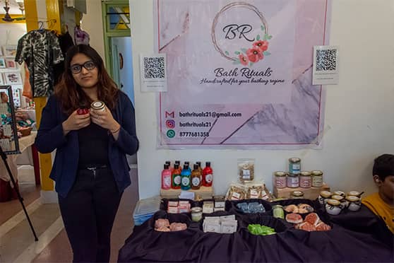 Suhasini Jaiswal’s love for cosmetic formulation led her to form Bath Rituals, a lifestyle startup. She is a second-year BBA student from J D Birla Institute. Find her on Instagram: @bathrituals21