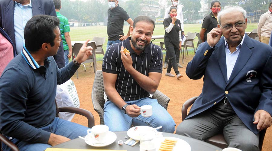 SALUTE TO AN OLYMPIAN: (From left) Leander Paes, Yusuf Pathan and Dr Vece Paes share a light moment before a cricket match at the Calcutta Cricket and Football Club on February 20, Sunday. The match was part of the Dr Vece Paes Cricket Cup, which celebrates the Olympian doctor's life
