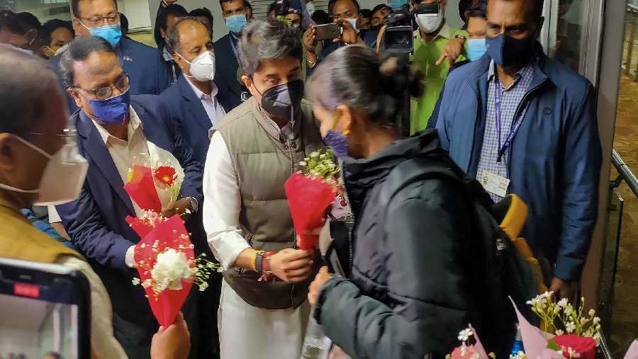 Civil Aviation Minister Jyotiraditya Scindia welcomes Indian nationals evacuated from war-torn Ukraine, upon their arrival at the IGI Airport, in New Delhi.
