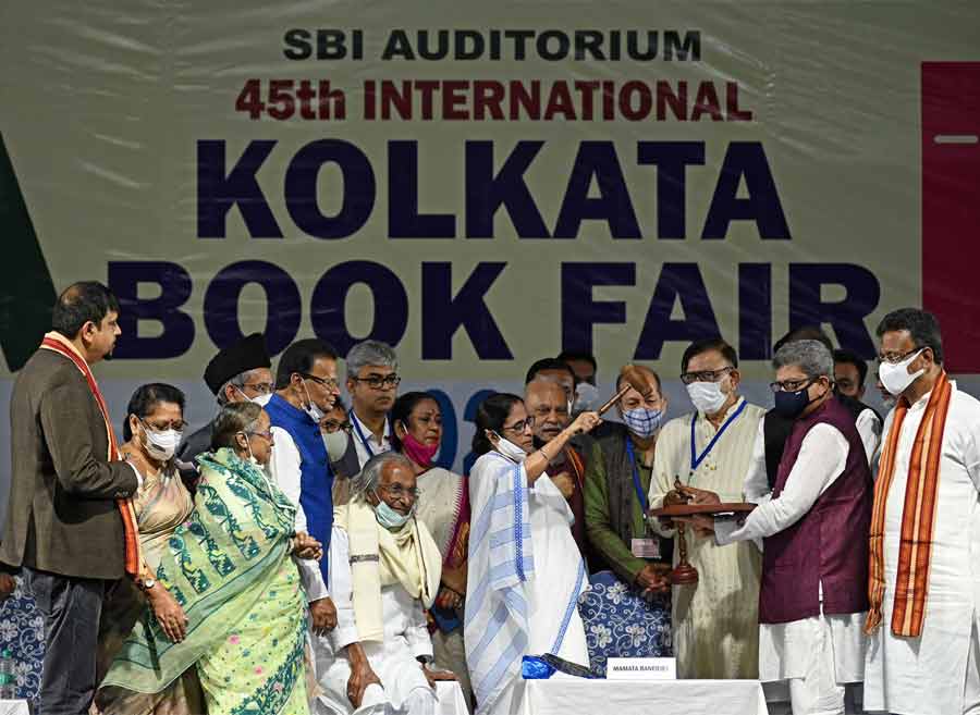 Chief minister Mamata Banerjee inaugurates the 45th International Kolkata Book Fair at the Salt Lake Central Park on Monday