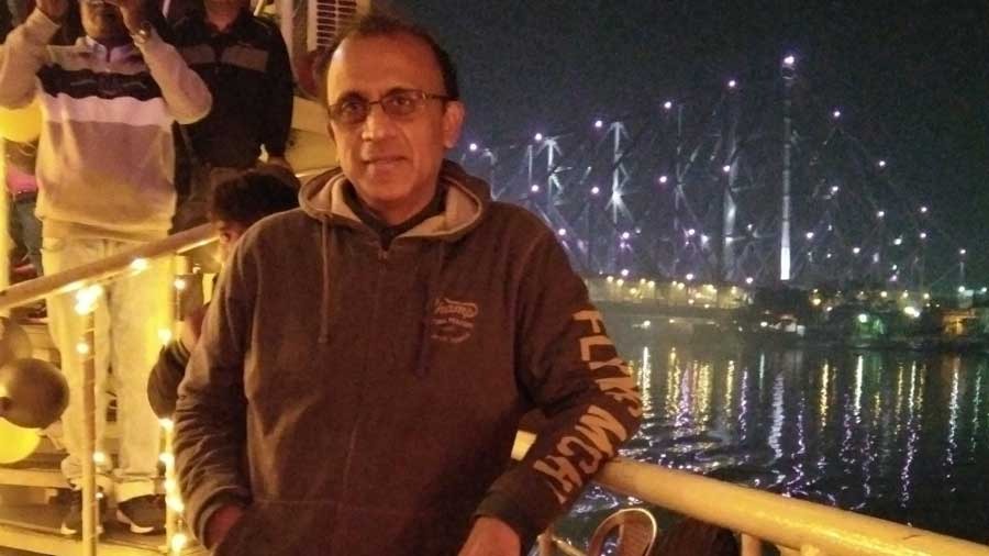 Author Balaji Vittal by the Howrah Bridge, on New Year’s Eve, 2021