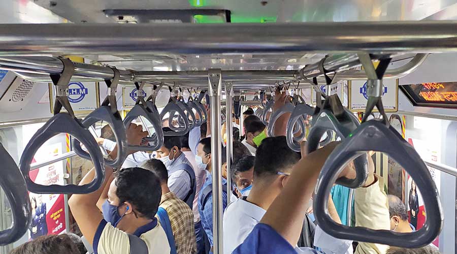 Resumption of tokens push up north-south Kolkata Metro footfall