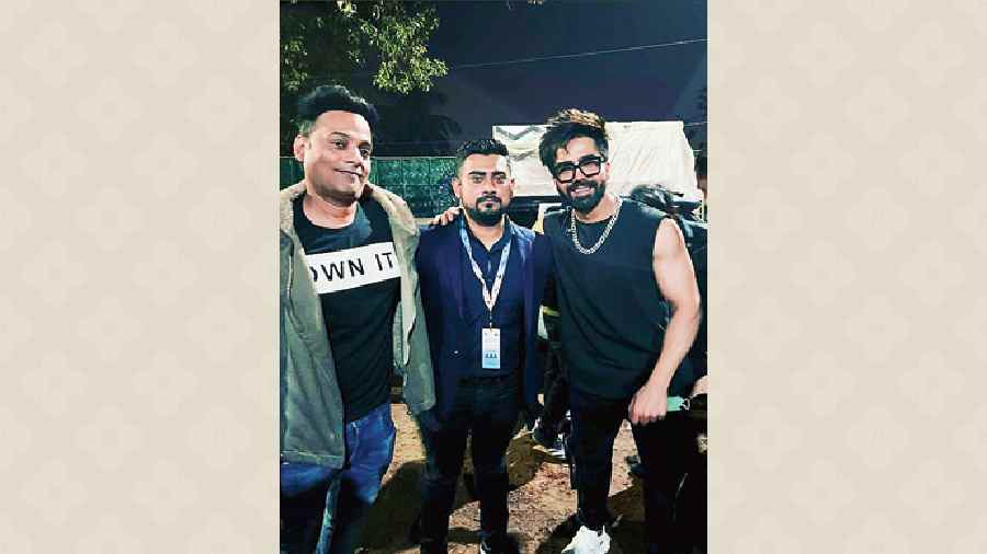 Organiser speak: “We decided to end the year on a musical high and that’s what the city proved by enjoying Harrdy Sandhu live. It was a super energetic evening and we say thank you to the city for supporting us always,” said Rajdeep Chakraborty (centre) and Anshuman Singh, partners, What’s In D Name, the ones who brought the artiste to Calcutta.