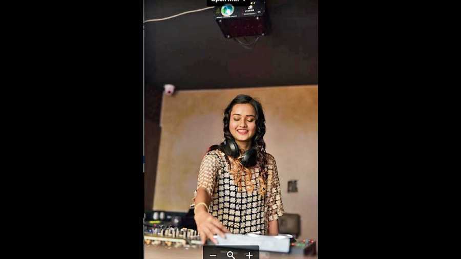 DJ Lopa Nova took her listeners to the new year with her music.