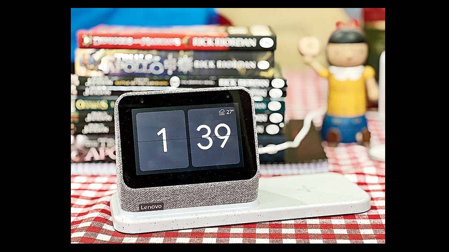 Lenovo Smart Clock 2 with Wireless Charging Dock is perfect for the bedroom or study table.