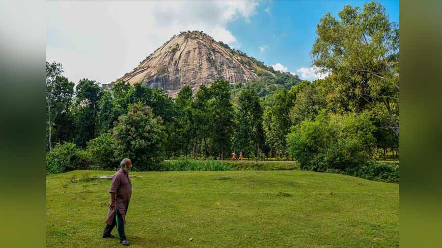 Dey looks at his work at Pakhi Pahar as a means to protect the natural topography of the region from being destroyed or vandalised