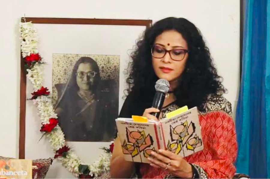 A DAUGHTER’S TRIBUTE: Actor and writer Nandana Sen recites at the launch of ‘Acrobat’, an anthology of poems by Nabaneeta Dev Sen, on her birth anniversary on Friday, January 14. Originally written in Bengali, the poems were translated by the poet’s daughter