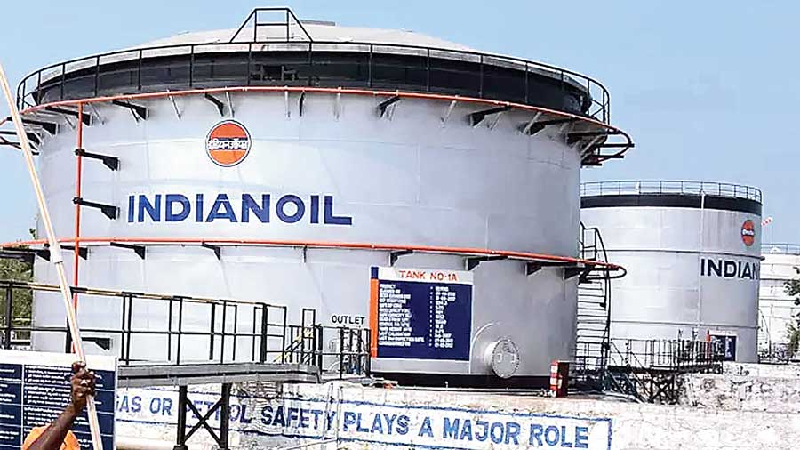 Indian oil hi-res stock photography and images - Alamy
