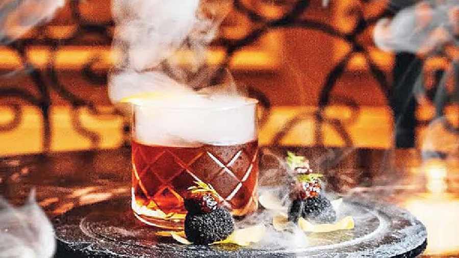 Fenicia Hot Toddy at Club Fenicia: If you’re in the mood for something simple, effective and classic as you step out this winter, then this classic hot toddy drink at the Sector V lounge is a must for you. @Rs 699-plus