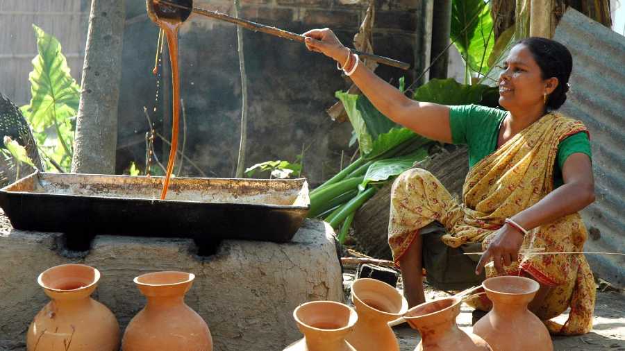 Too Gur To Be True? Not all that passes for jaggery is the undiluted thing. Too Gur To Be True? Not all that passes for jaggery is the undiluted thing.