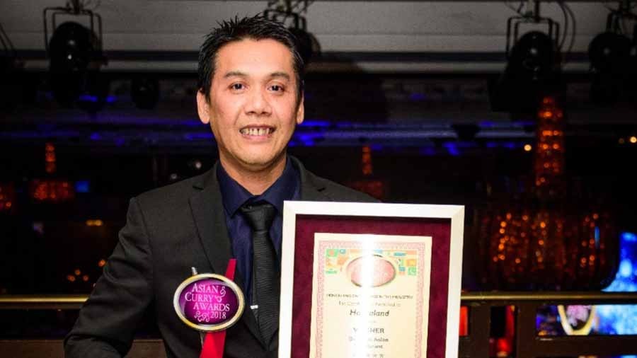 Chef Steven Lee of Hakkaland with the award for Best Fusion Restaurant at the Asian Food & Restaurant Awards 2021