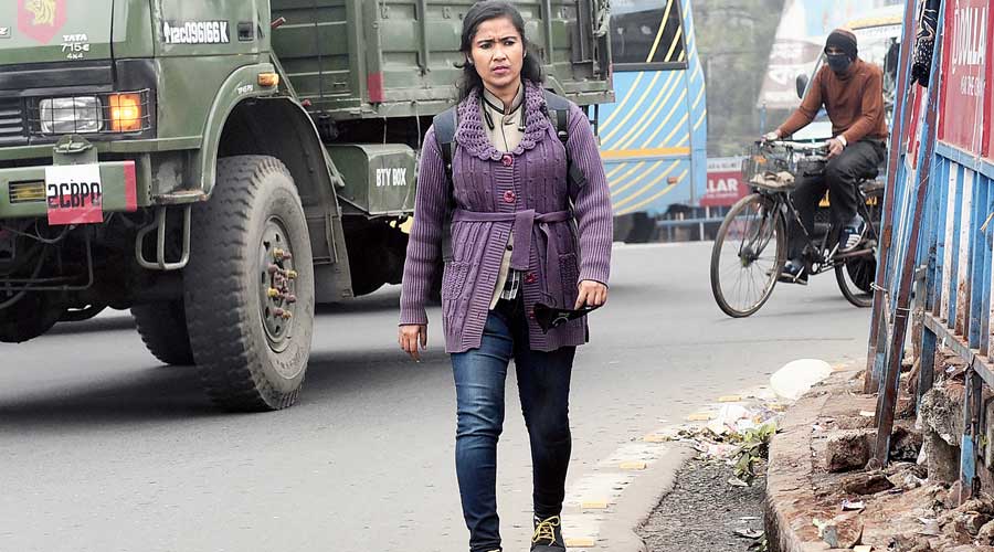 Right outside Howrah station, a woman was walking through a crowded stretch without a mask. “I have just removed it,” she said. When asked how she could remove it in such a crowded place, she said: “I will wear it right now.”