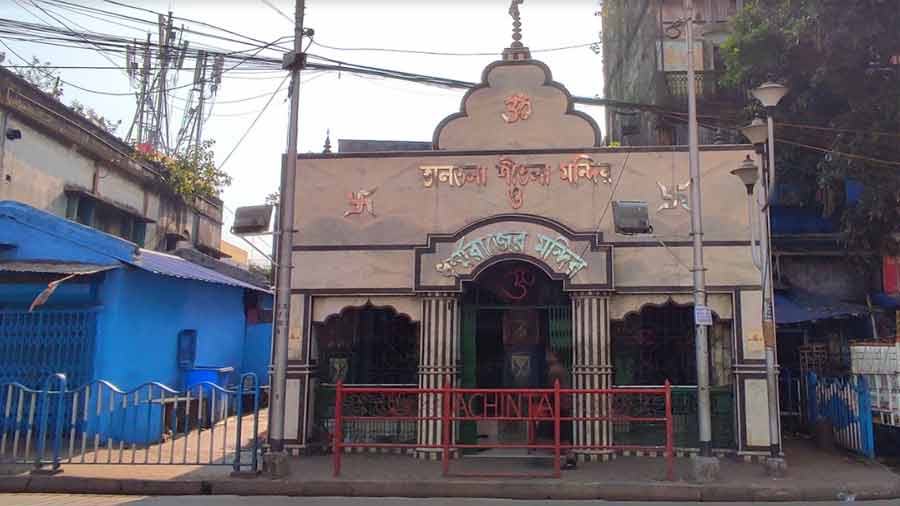 Dharmatala was possibly named after the Dharmaraj or Dharma Thakur temple on S.N. Banerjee road