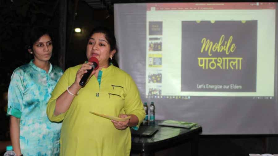 Pinki Bhaia (right) and Neelam Mohta, founders of Mobile Pathshaala