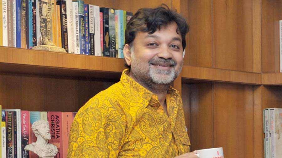 According to Srijit, ‘['Oti Ottam'] is going to be a technical marvel. I am creating the character of Uttam Kumar through his used footage'