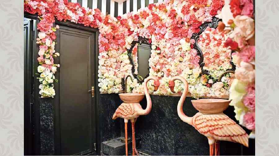 Clearly one of the best washrooms in the city, the ladies’ restroom is beautifully done with flowers on the walls and has basins on top of flamingos. The waiting area leading to the restrooms has black animal-print Roberto Cavalli wallpapers. “The moulds of flamingos and the panther in the men’s washroom were done at Kumartuli and then we made the fibre structure,” said Rakhee.