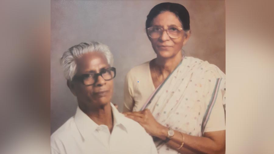 Nirendra Nath Das Sarma and his wife Bina Sen, who was secretary of the Agrani Mahila Samiti in Balurghat till they moved out. Das Sarma helped his wife with accounts before the annual auditing