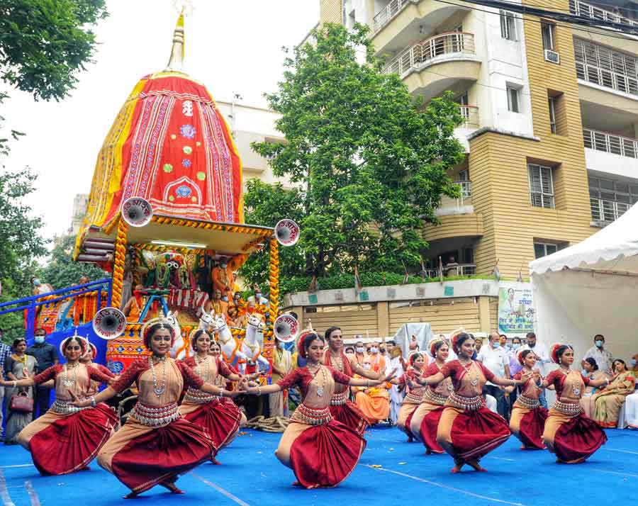 Artistes perform at the ISKCON Rath Yatra rally on Friday.