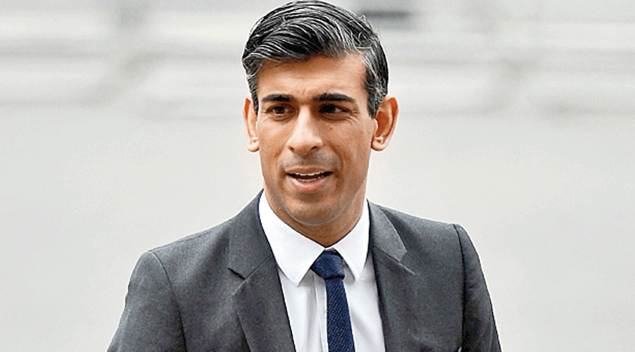 Rishi Sunak, Truss ‘neck and neck’ in Prime Minister race - TrendRadars