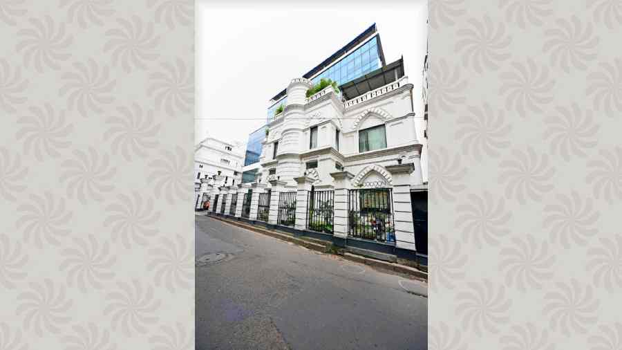 12 Pretoria Street. Grade II heritage building that has been converted into a commercial building.
