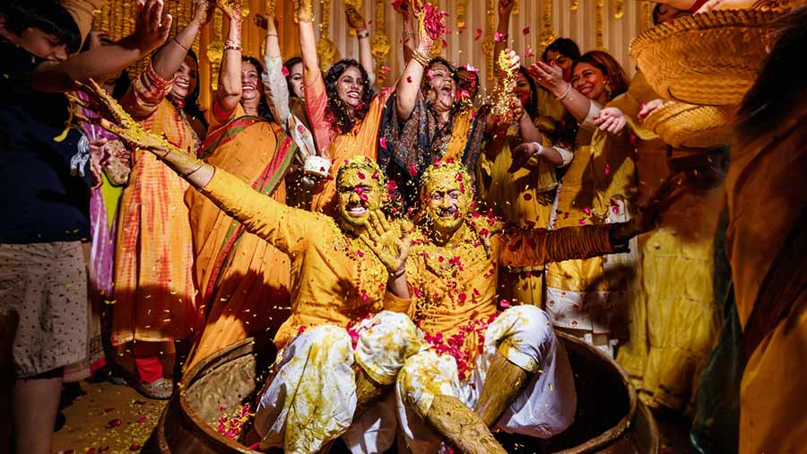 Photographs of gay couple’s ‘wedding ceremony’ in Kolkata go viral
