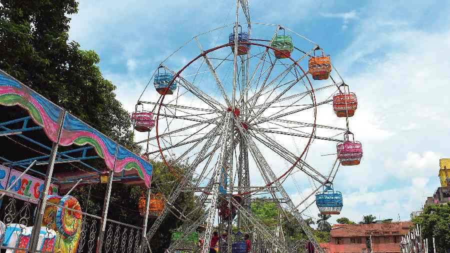 The giant wheel at Ramlila Maidan from which a 26-year-old woman fell on Sunday night.