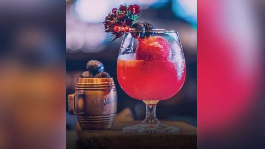 Blueberry Margarita (132 calories, approx) — Sly Fox Gastro Club: Sly Fox’s eggless Blueberry Margarita has more depth in its flavour than a regular margarita and uses fresh blueberries, lemon juice, homemade orange syrup and 60 ml of tequila
