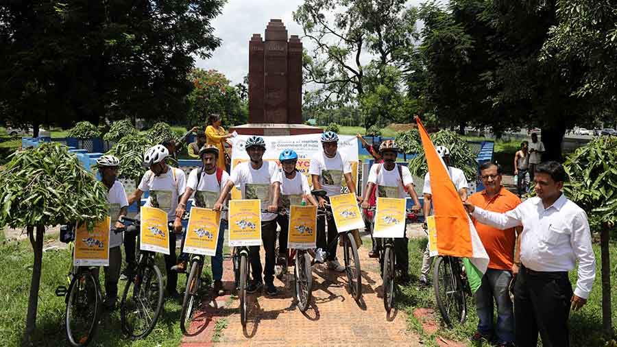The rally was flagged off at the INA Memorial near Press Club.