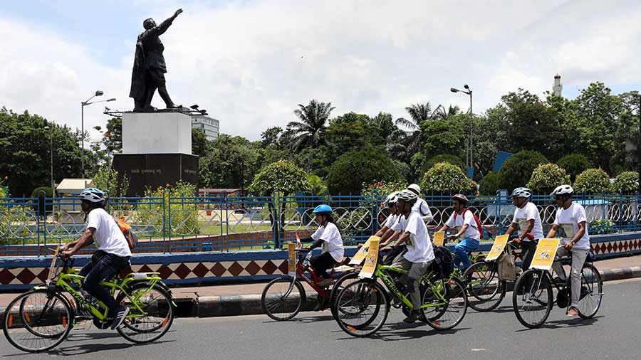 A total of 15 cyclists participated in the rally. 