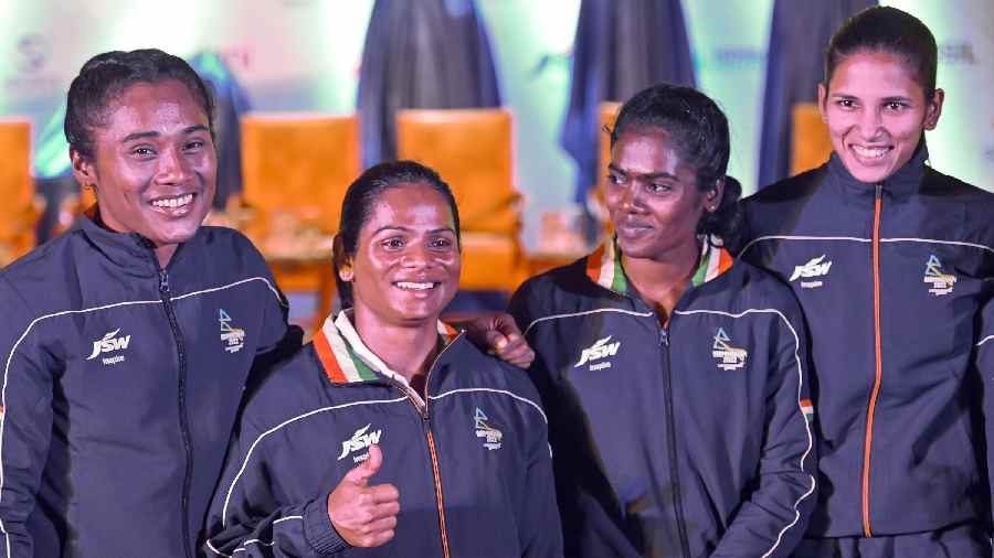 Indian athletes Hima Das, Dutee Chand and others at the send-off ceremony 