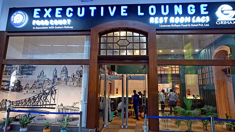 Howrah station old complex gets a swanky new Executive Lounge
