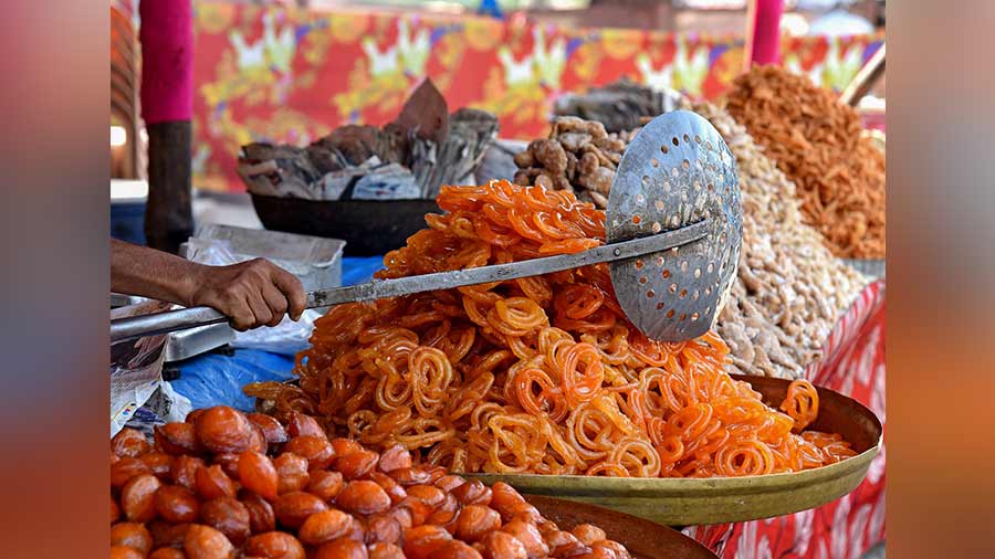 Sweet and syrupy ‘jilipi’ on sale at a roadside stall