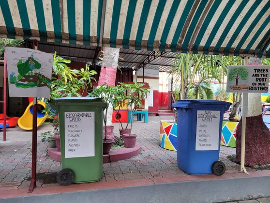 The young douglasites made a brilliant effort to demonstrate waste segregation and vermicomposting.