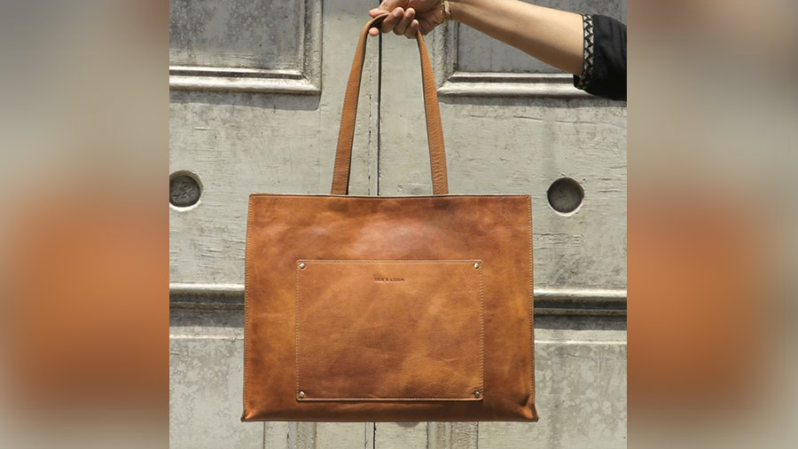 This artist’s tote can be your next go-to carrier