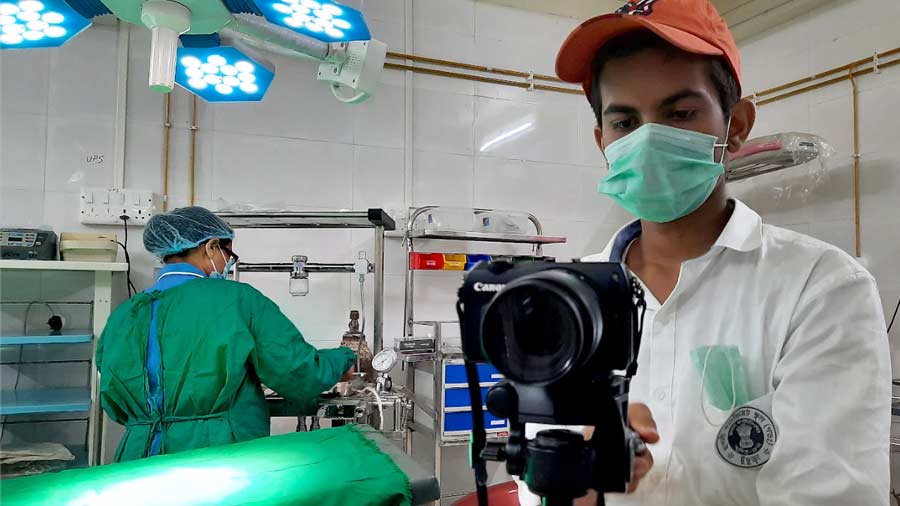 Avigyan Kishor Das during the shoot of his film at a hospital in Chinsurah