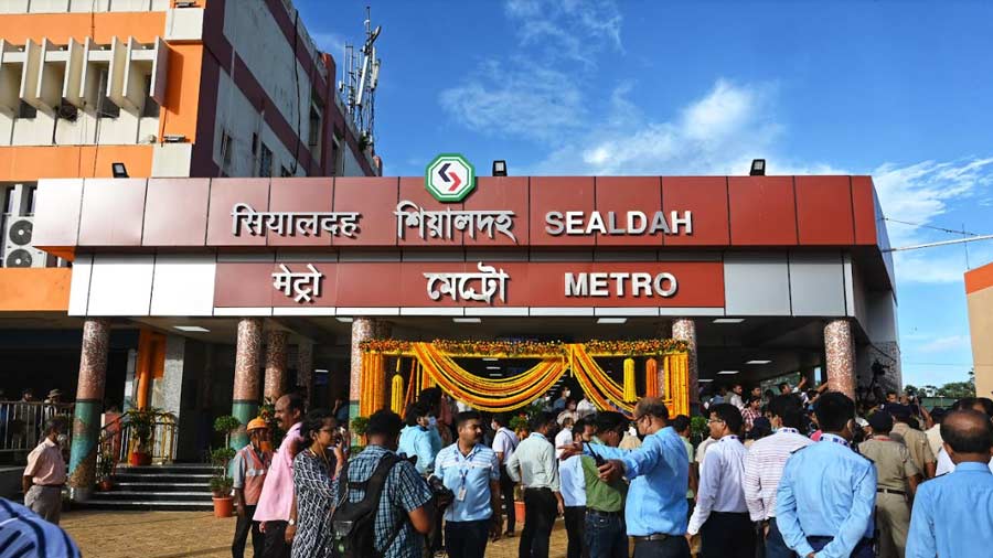 A view of the clear blue sky from the Sealdah Metro premises on Monday afternoon. The new station will help those living in Kolkata’s suburbs reach the IT hub at Salt Lake.