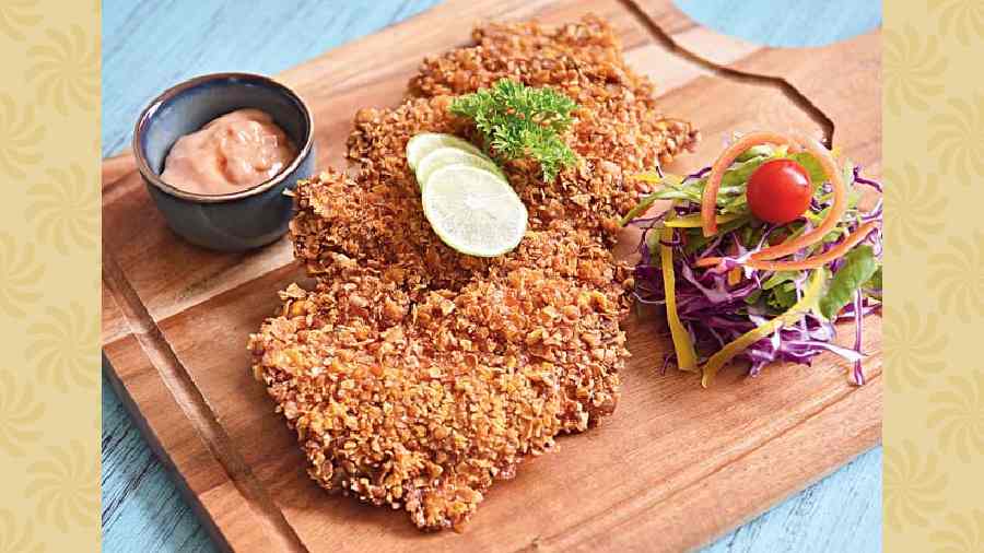 Crispy Fried Fish: This dish showcases how simple recipes can be wonderful if done right. Served hot, this dish is delicious, tender, juicy and crispy, which makes it the ultimate appetiser. The specialty of this fried fish is that it doesn’t lose its crispiness even after getting cold. Rs 350 plus