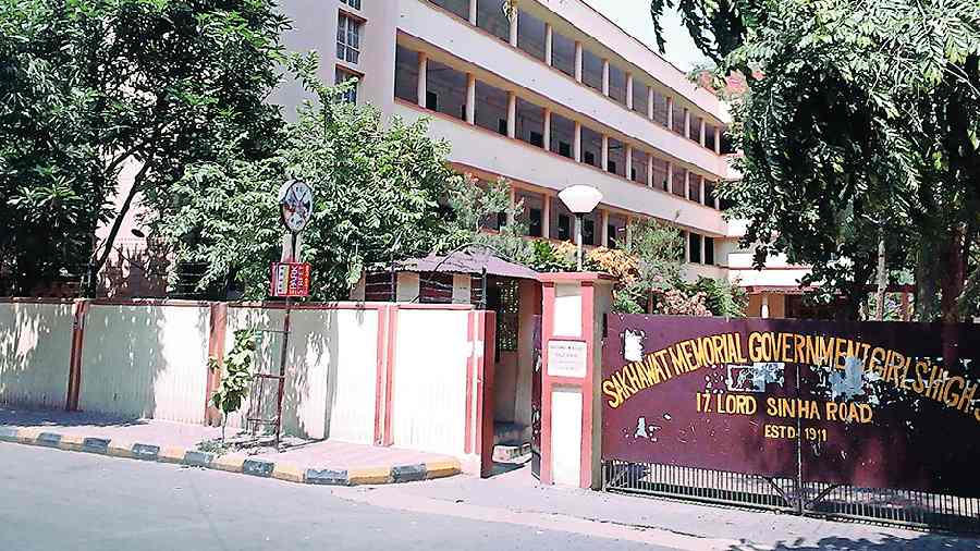 Sakhawat Memorial Government Girls’ High School that conducts online remedial classes